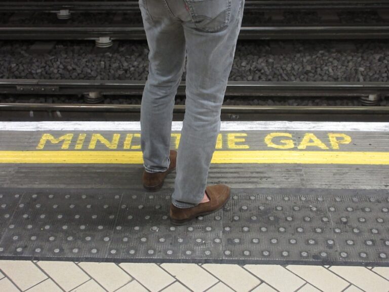 Photo "mens chinos how to wear"